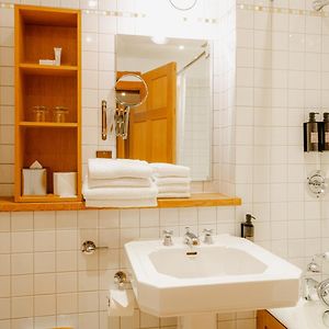Kamer met een Queen Size Bed